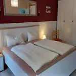 Cozy Escape Near The Baltic Apartamento Gingst