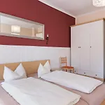 Cozy Escape Near The Baltic Apartamento