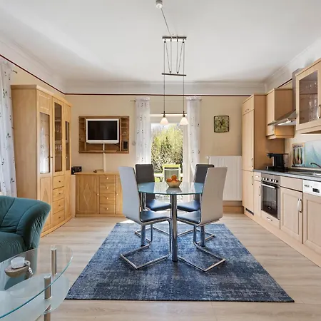 Cozy Escape Near The Baltic דירה Gingst